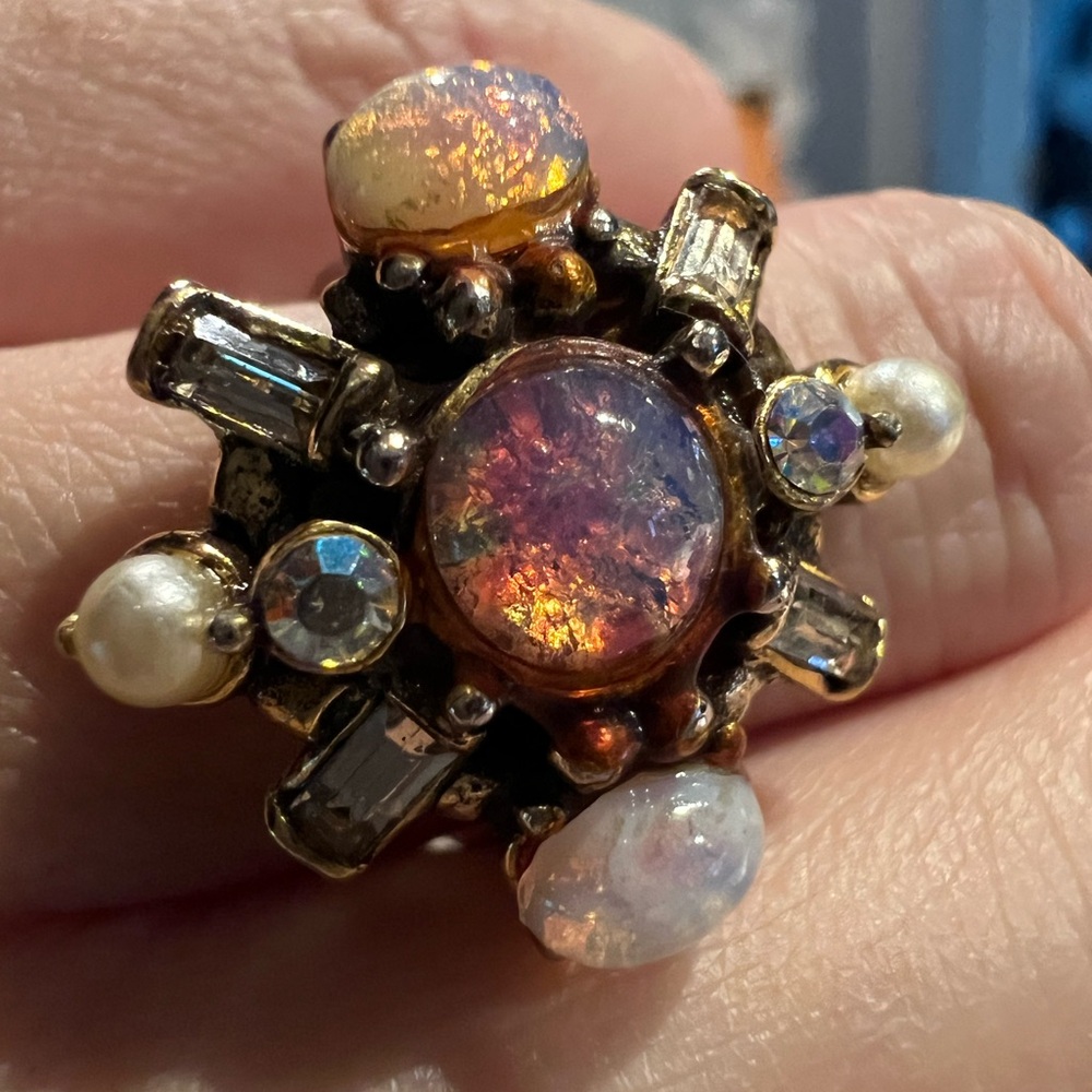 Unique Vintage Adjustable Genuine Opals  and Goldtone Ring